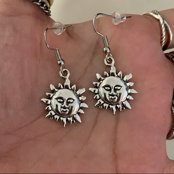 π΄ SALE ! red dot items are 2 for $25 . Bundle more than 3 and its $10 each π - Picture 4 of 14